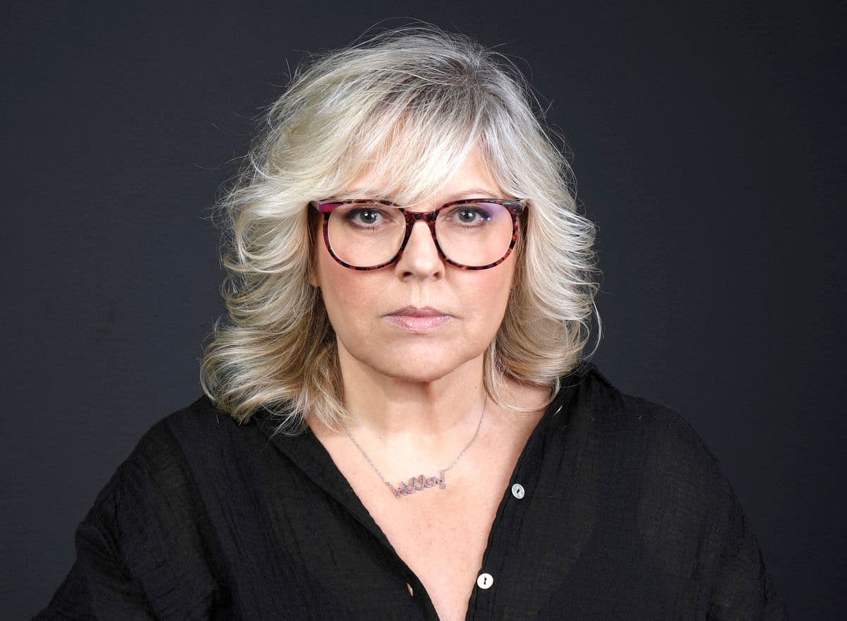 Faustine Bollaert : l'animatrice des "Enfants de la TV" réagit pour la première fois à la baisse des audiences