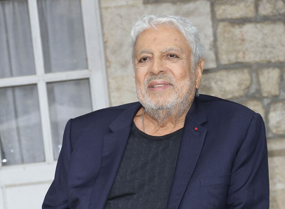 Cyril Hanouna va réaliser un biopic sur une jeune chanteuse russe sauvée par Enrico Macias