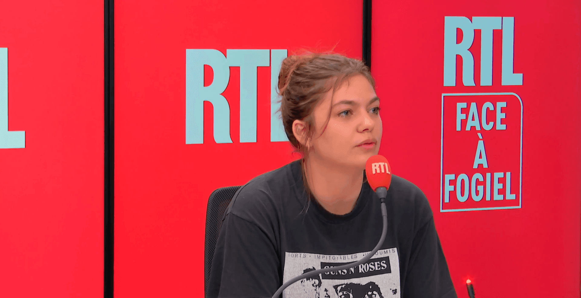 "Courageusement" : Sur RTL, cette question de Marc-Olivier Fogiel à Louane fait bondir les internautes